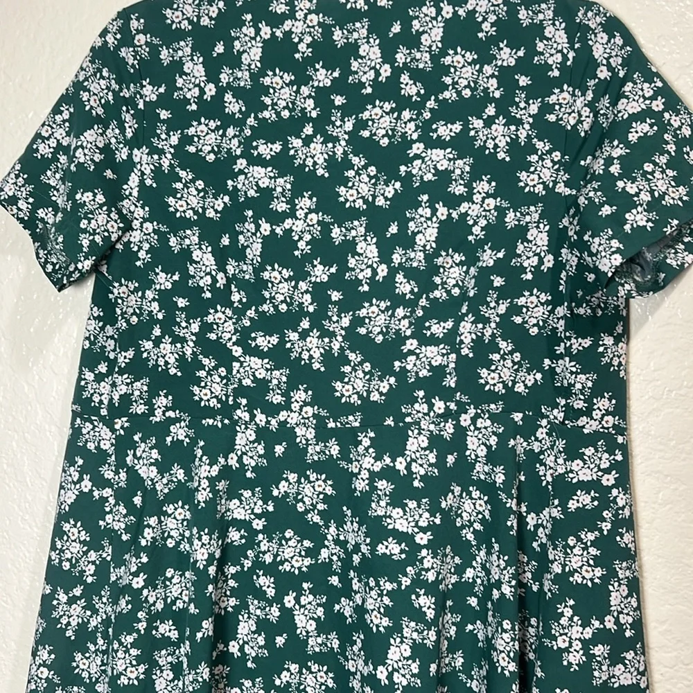Floral Green WrapDress Size L - Picture 5 of 7